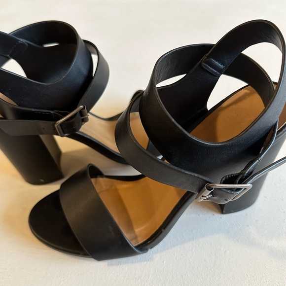 Heart In D Black Ankle Wrap Block Heeled Sandals Size 8.5 - Picture 6 of 13